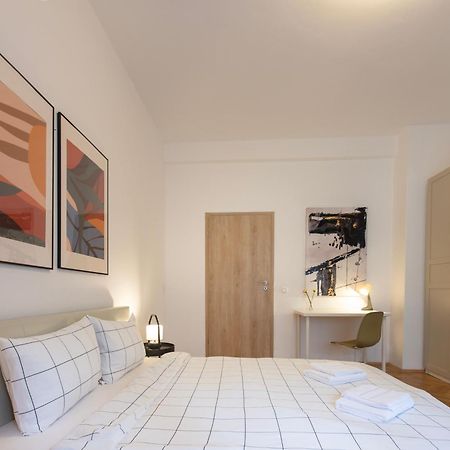 Ultracentral Hong Kong 3 Bdrm Apartment Bucharest Luaran gambar
