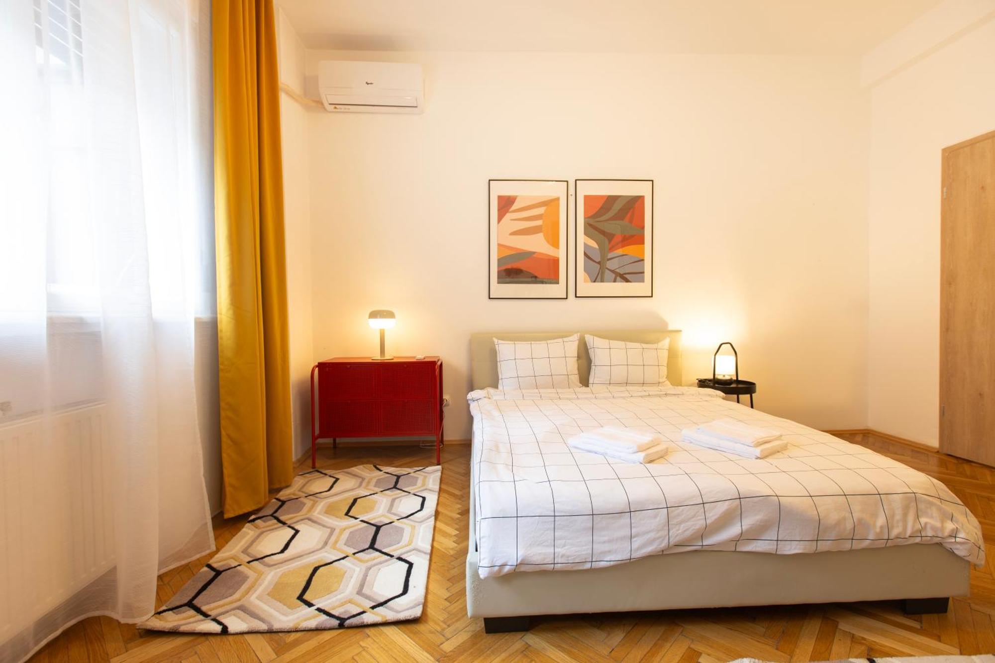 Ultracentral Hong Kong 3 Bdrm Apartment Bucharest Luaran gambar
