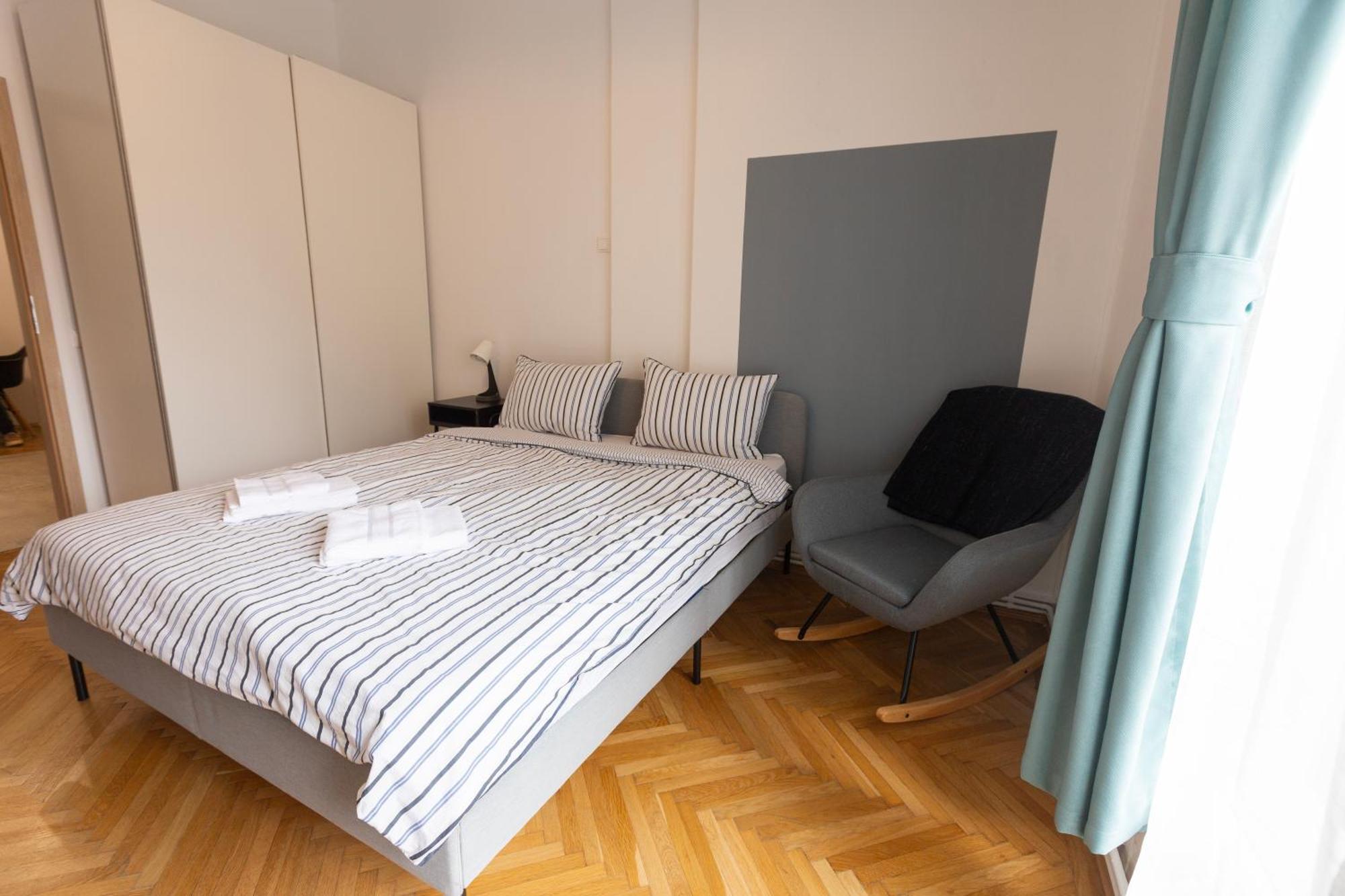 Ultracentral Hong Kong 3 Bdrm Apartment Bucharest Luaran gambar