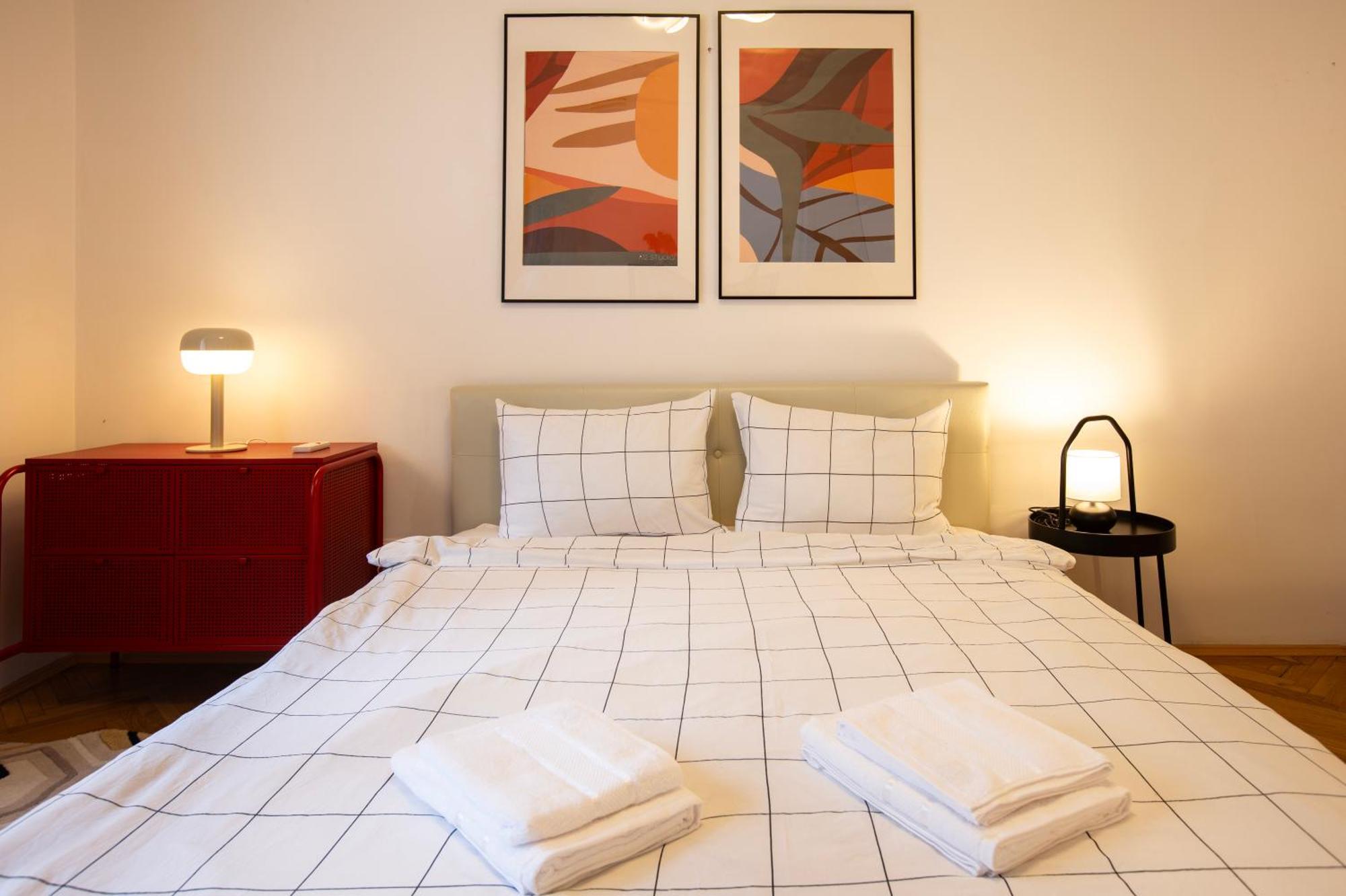 Ultracentral Hong Kong 3 Bdrm Apartment Bucharest Luaran gambar
