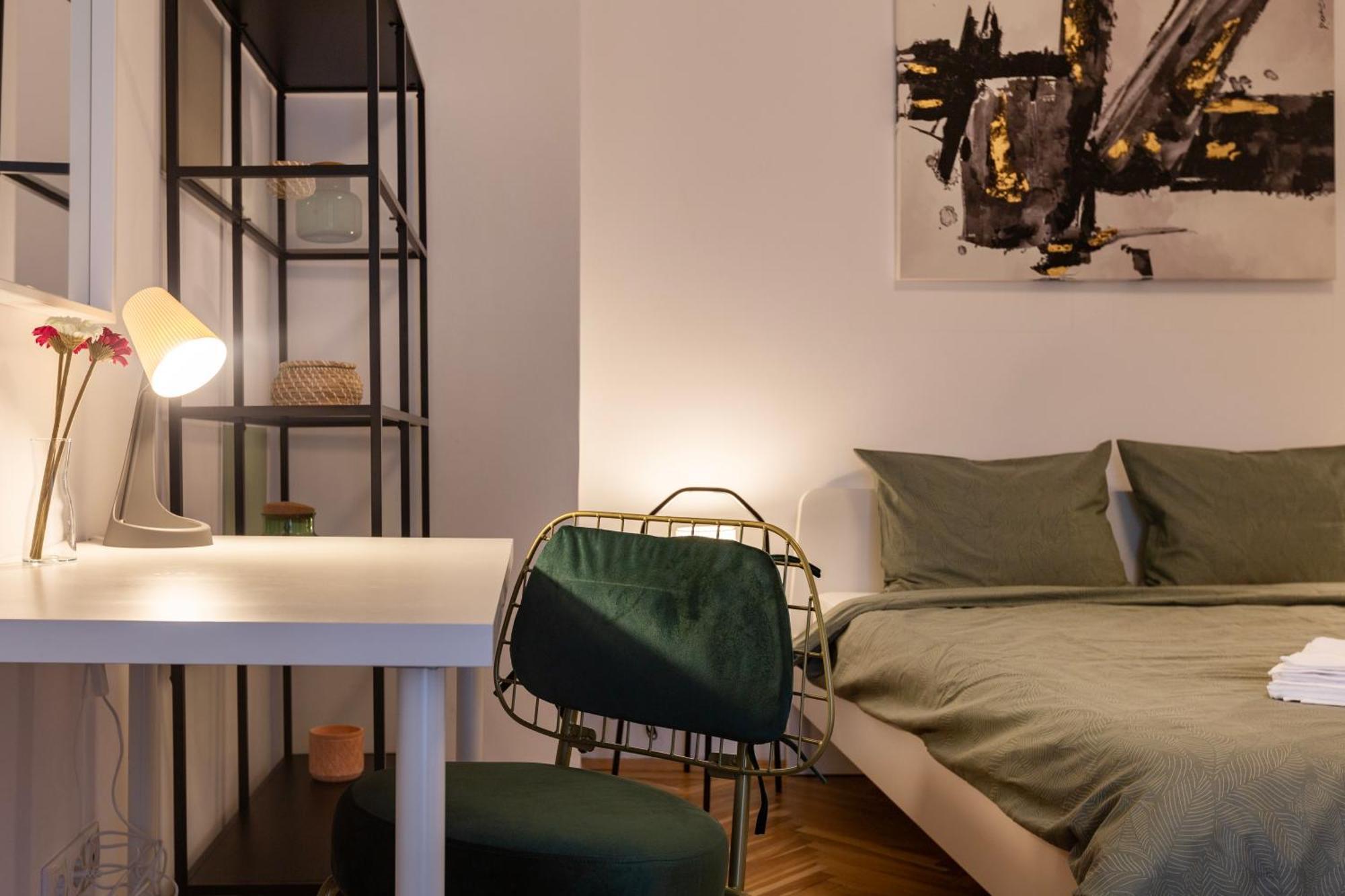 Ultracentral Hong Kong 3 Bdrm Apartment Bucharest Luaran gambar